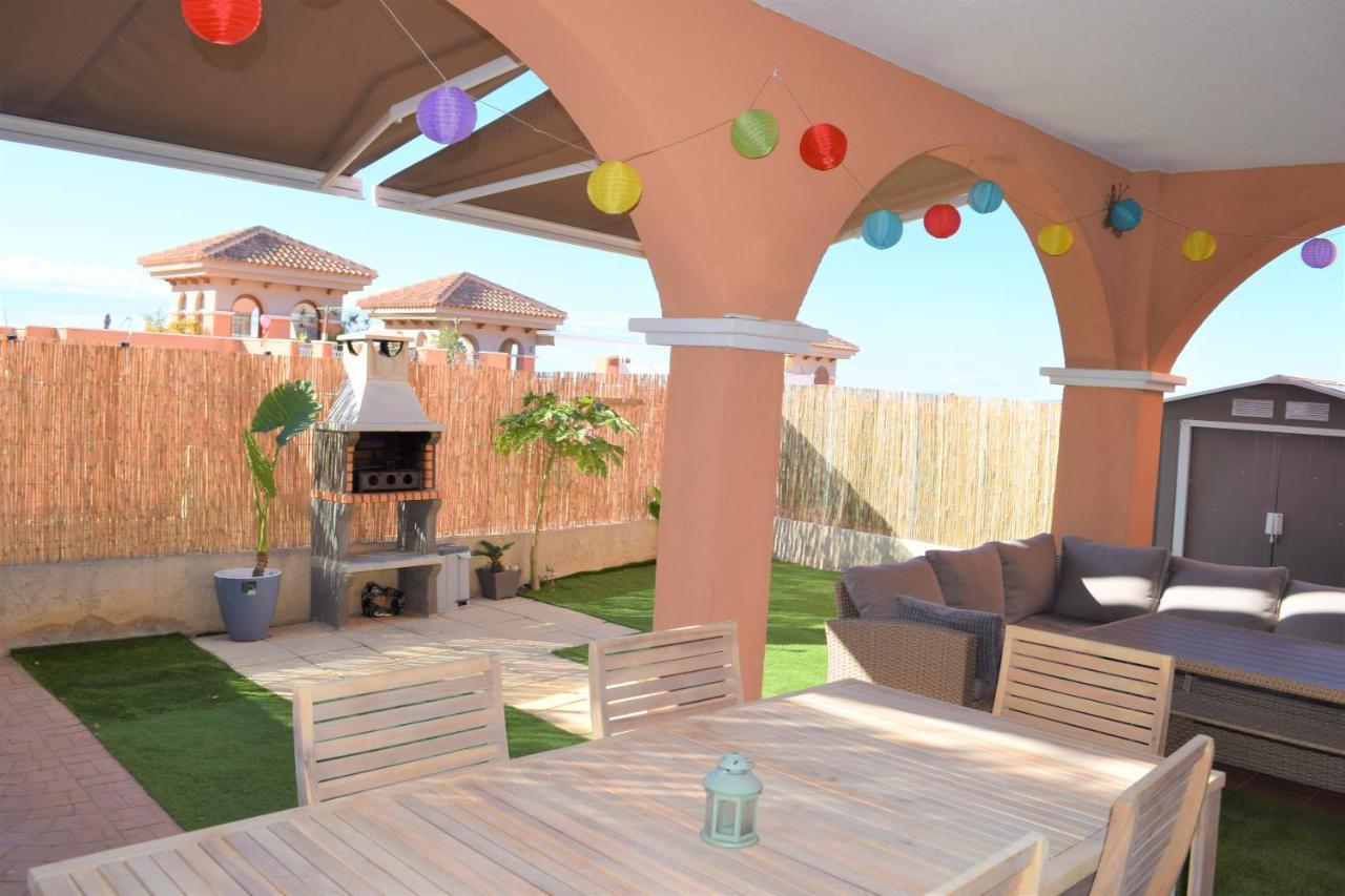 Espacioso Apartamento Con Preciosos Jardines Y Bbq Isla Plana Zewnętrze zdjęcie
